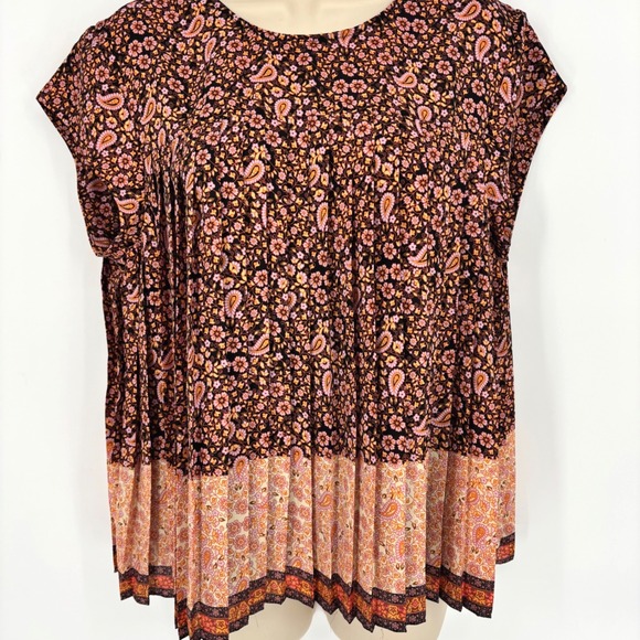 DR2 Tops - DR2 Short Sleeve Accordion Pleated Floral Paisley Print Cap Sleeve Top Sz L